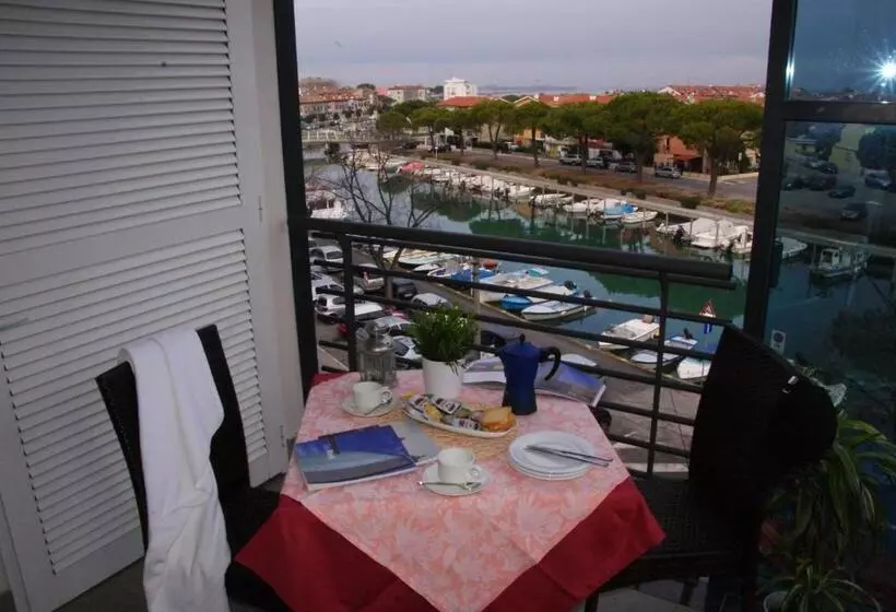 Huoneisto 2 Makuuhuonetta, Residence Aprilia