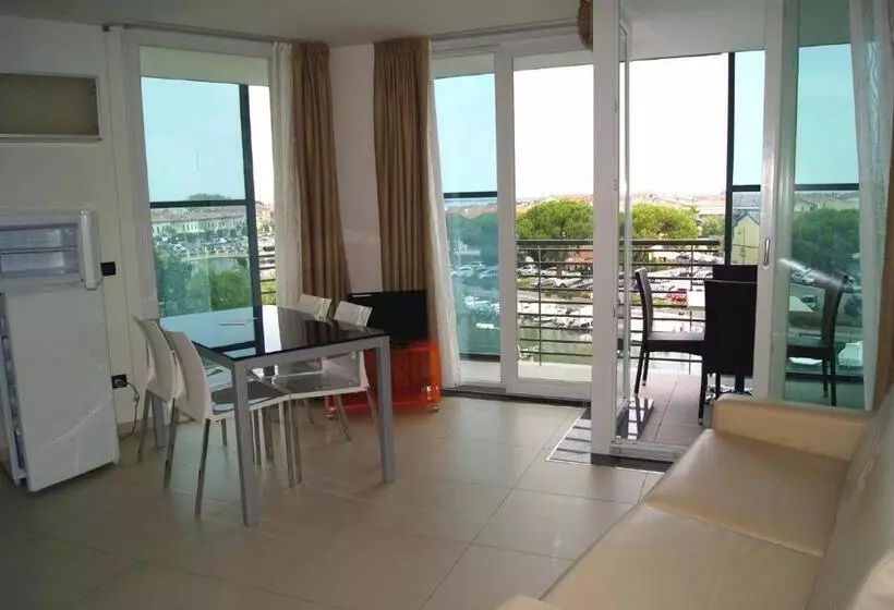 Suite with lake view, Residence Aprilia