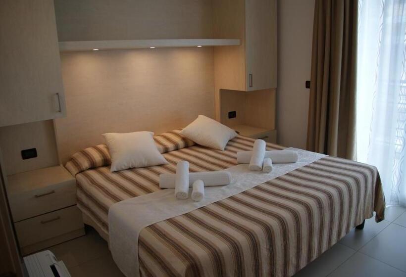 Suite with lake view, Residence Aprilia