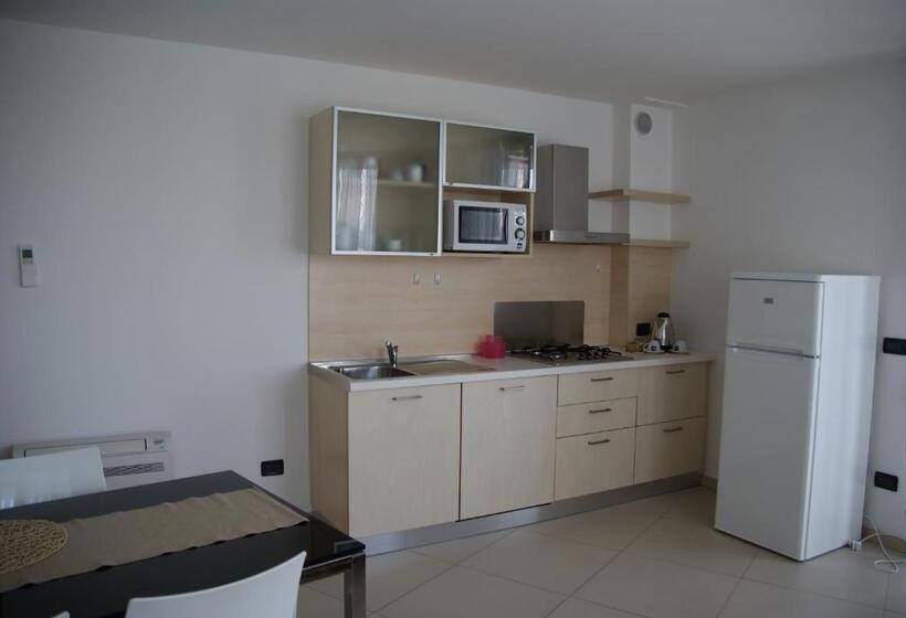 Suite with lake view, Residence Aprilia