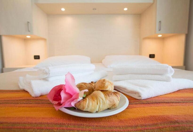 Номер Стандарт с Балконом, Residence Aprilia