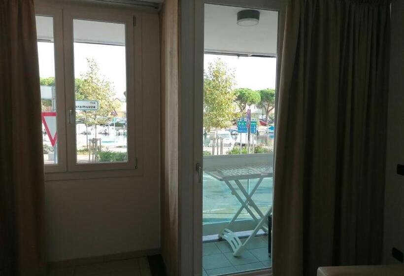 Номер Стандарт с Балконом, Residence Aprilia