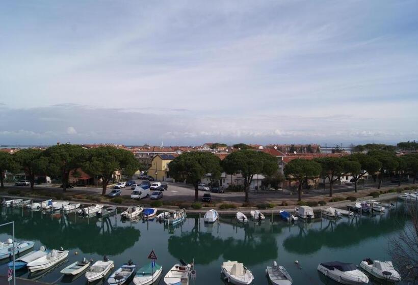 Апартаменты Deluxe 1 Спальня, Residence Aprilia