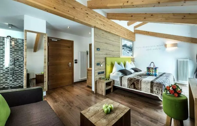 سوییت جونیور, Sassdei My Active Suite
