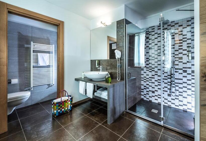 סוויטת ג'וניור, Sassdei My Active Suite