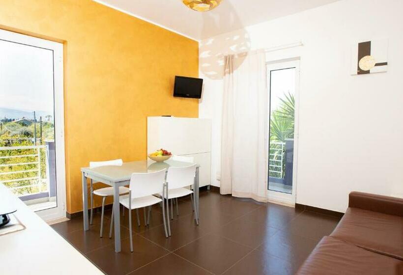 آپارتمان 1 خوابه, Selenite