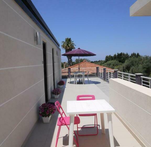 اتاق لوکس, Selenite