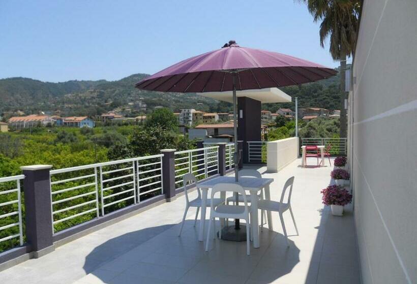 اتاق لوکس, Selenite