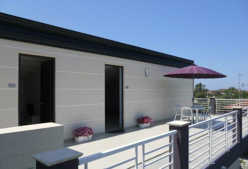 اتاق لوکس, Selenite