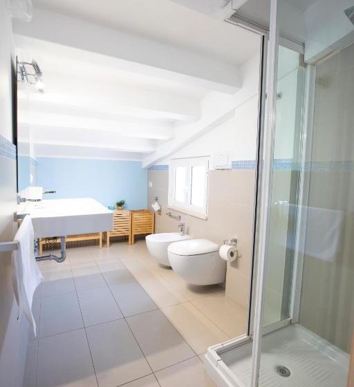 اتاق لوکس, Selenite