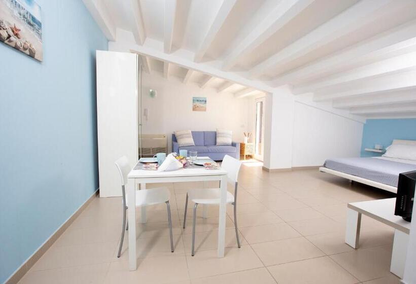 اتاق لوکس, Selenite