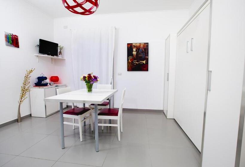 استودیوی استاندارد, Selenite