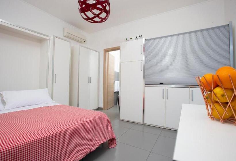 استودیوی استاندارد, Selenite