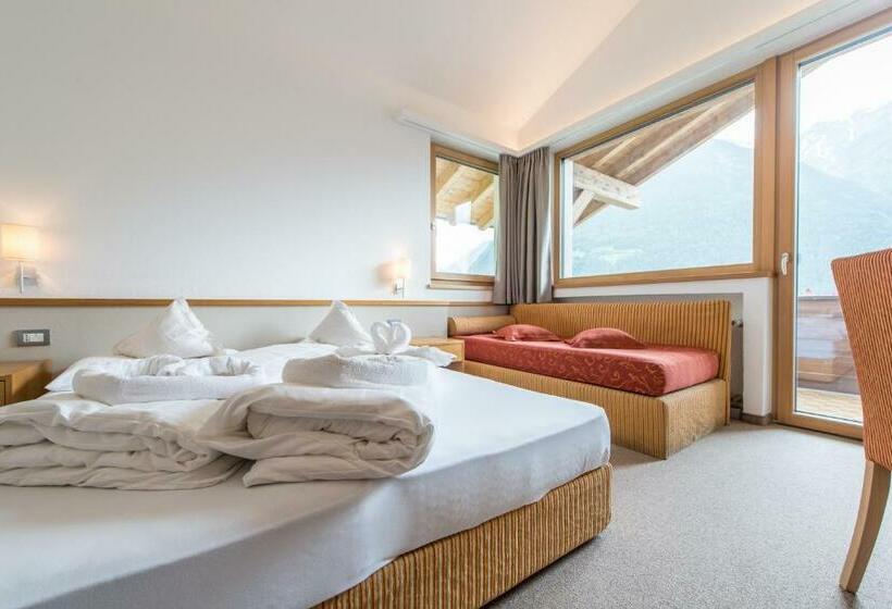 标准间带山景, Taufers