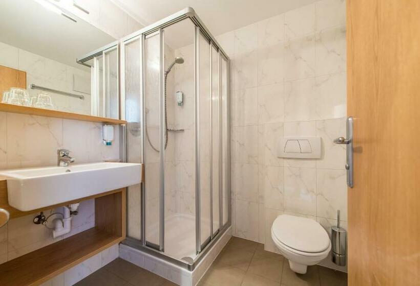 标准间带阳台, Taufers