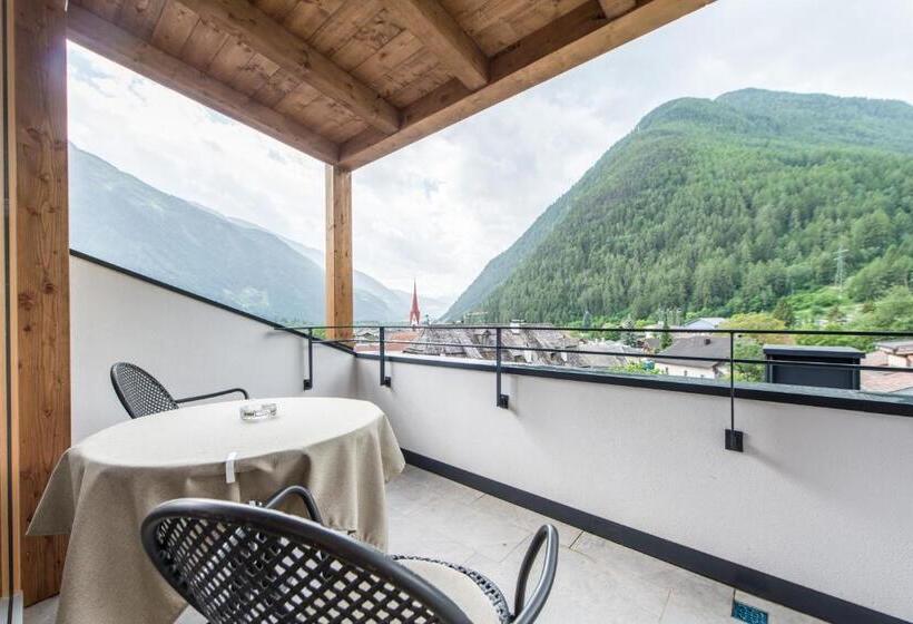 高级大房间, Taufers