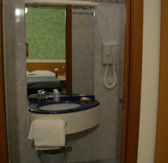 غرفة قياسية ثلاثية, Vela