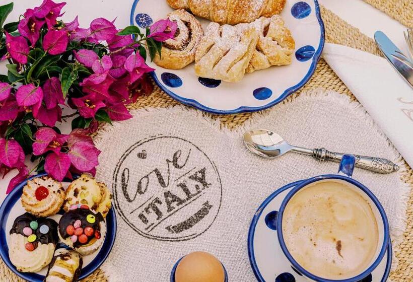 小型套房侧面可观海景, Villa Mary Suites