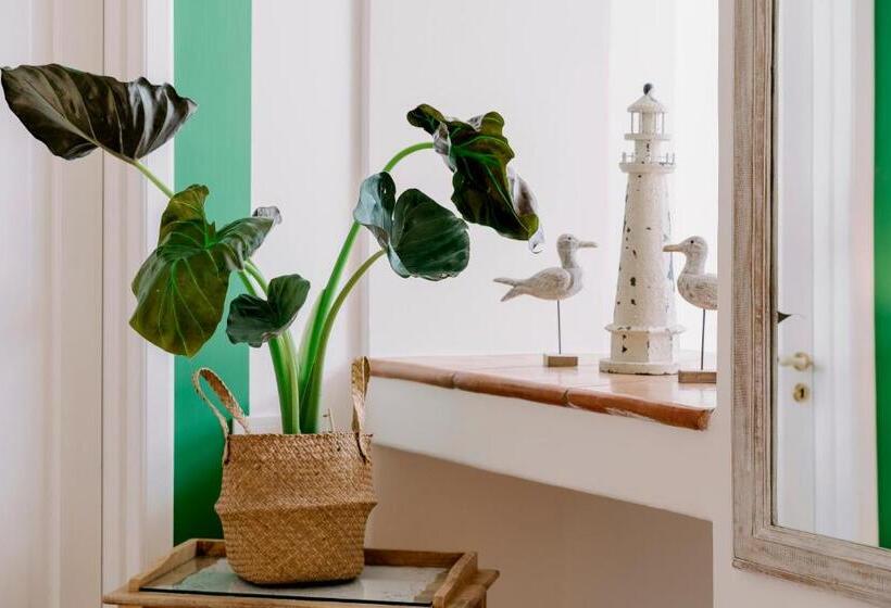 标准间侧面带海景, Villa Mary Suites