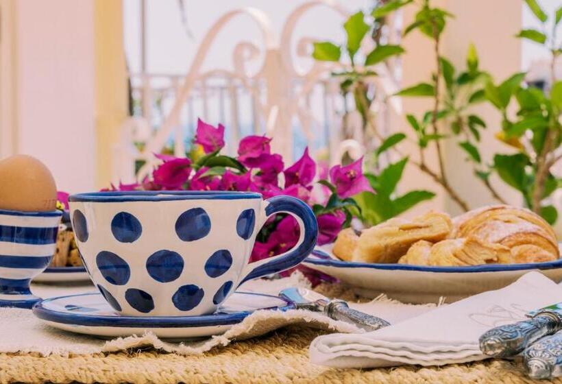 标准间侧面带海景, Villa Mary Suites