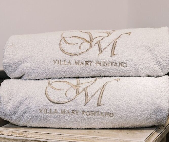 小型套房侧面可观海景, Villa Mary Suites