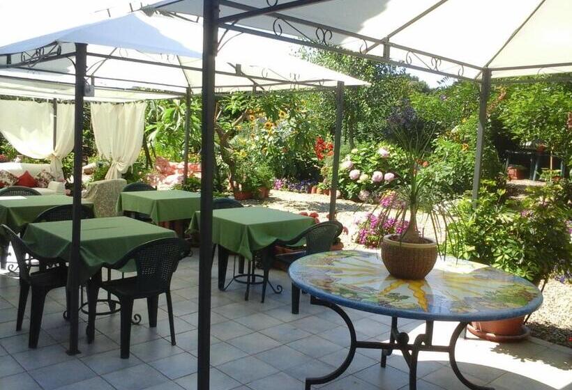 Номер Deluxe Вид на Море с Балконом, Villa Ortensia