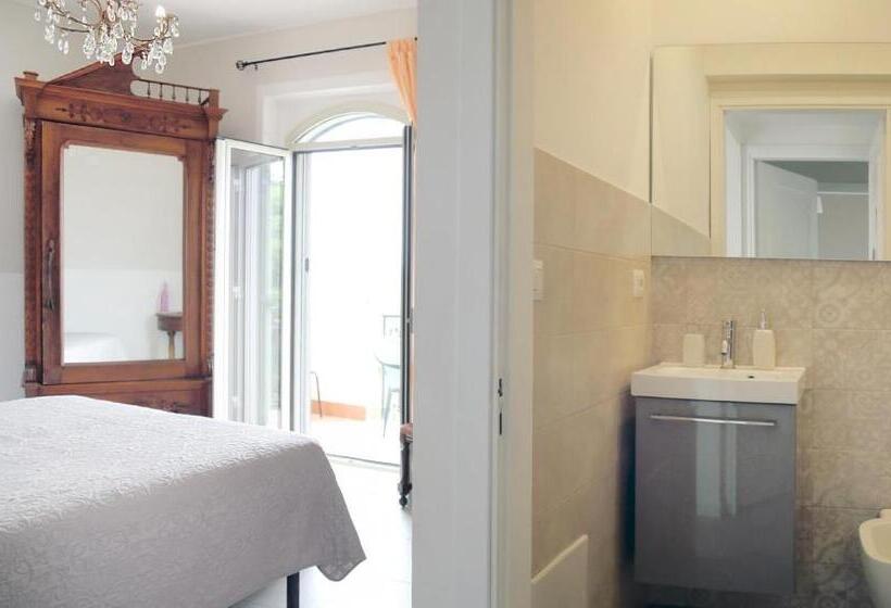 Triple Room Sea View, Villa Ortensia