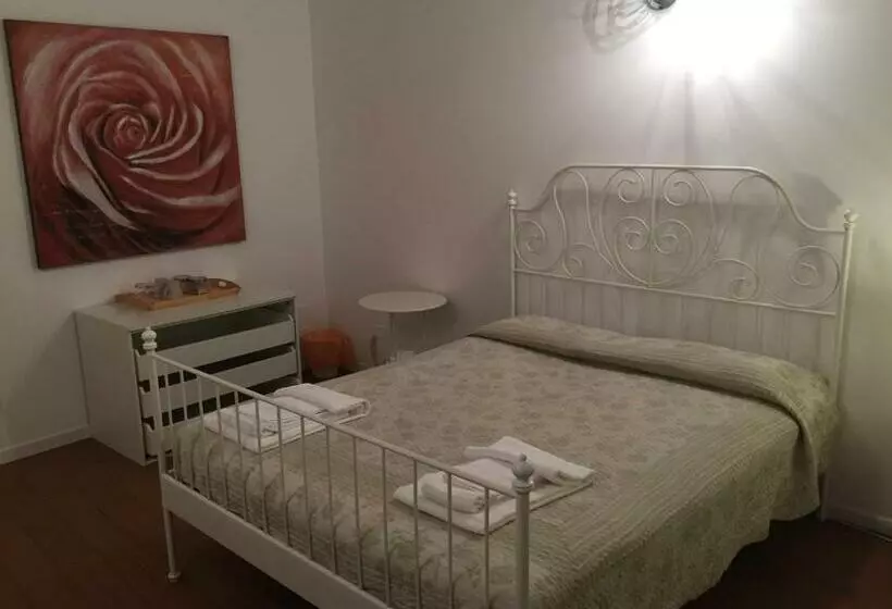 اتاق استاندارد با سرویس بهداشتی مشترک, Vip Bergamo Rooms