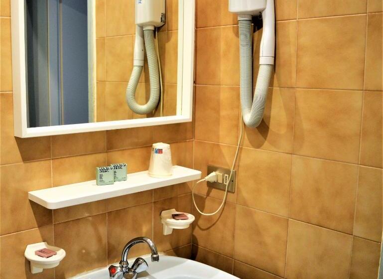 غرفة عائلية مطلّة علي الجبل, Park Hotel Sancelso