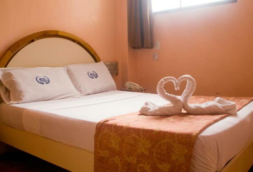 اتاق استاندارد, El Arroyo