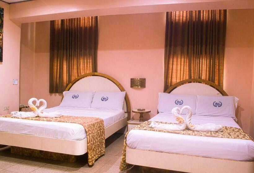 اتاق کلاسیک چهارنفره, El Arroyo