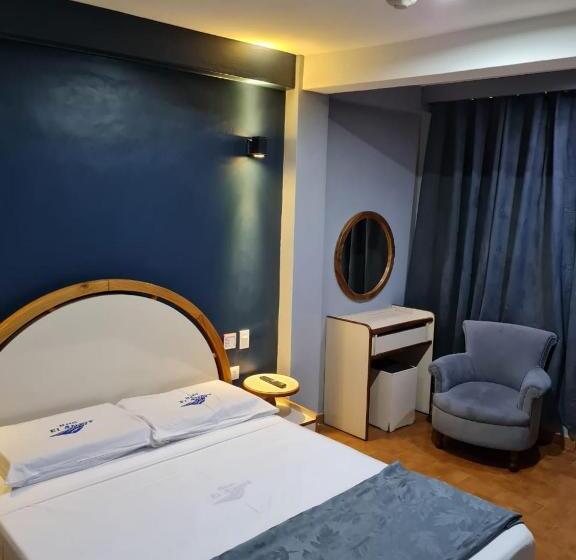 اتاق سوپریور, El Arroyo