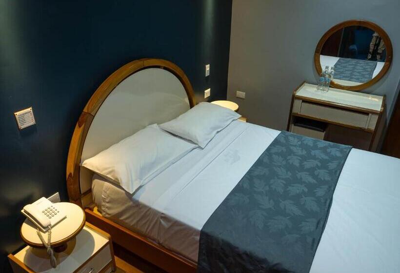 اتاق سوپریور, El Arroyo