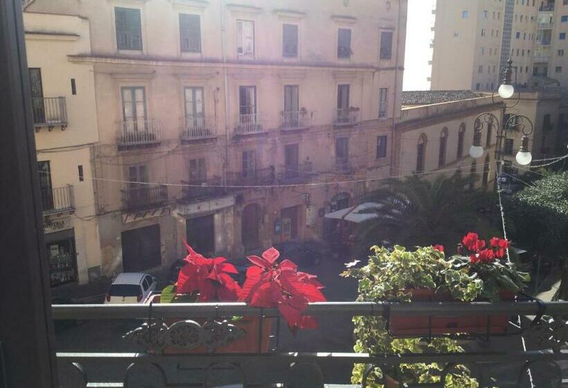 غرفة قياسية مزوَّدة بشُرفة, B&b Palazzo Del Teatro