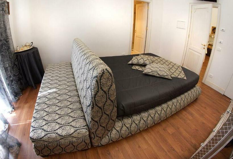 غرفة قياسية مزوَّدة بشُرفة, B&b Palazzo Del Teatro