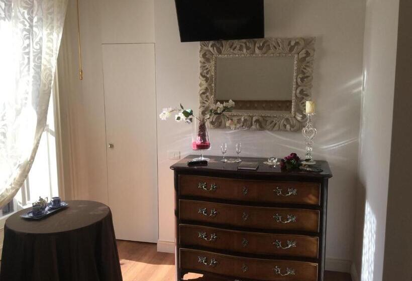 غرفة قياسية مزوَّدة بشُرفة, B&b Palazzo Del Teatro