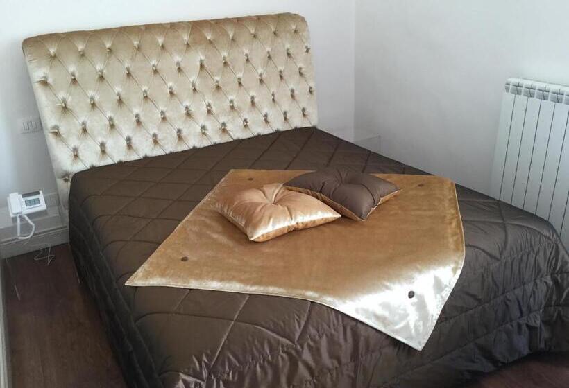 غرفة قياسية مزوَّدة بشُرفة, B&b Palazzo Del Teatro