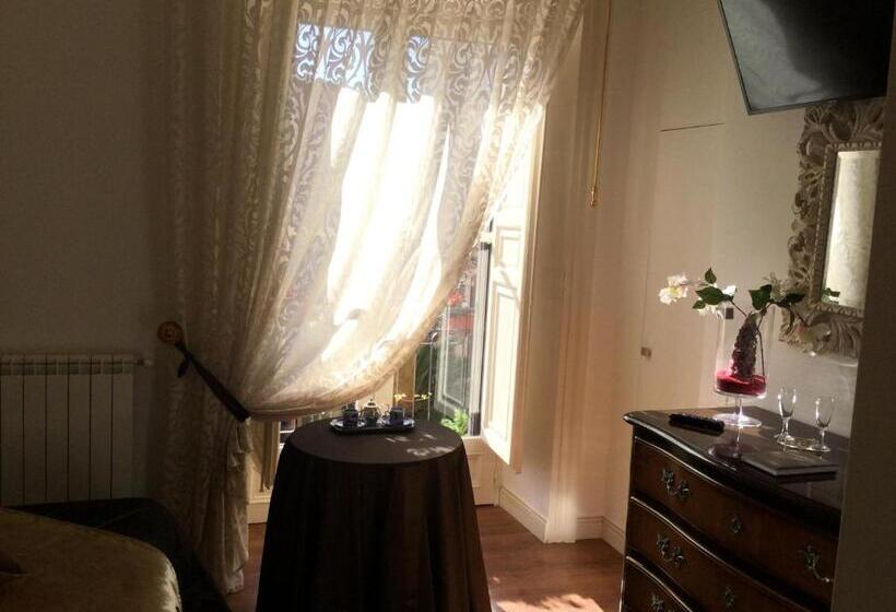 غرفة قياسية مزوَّدة بشُرفة, B&b Palazzo Del Teatro