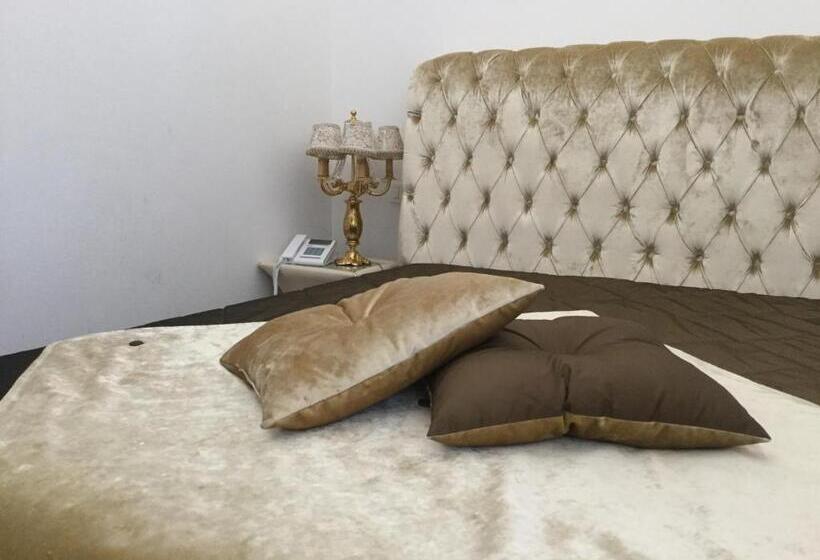 غرفة قياسية مزوَّدة بشُرفة, B&b Palazzo Del Teatro