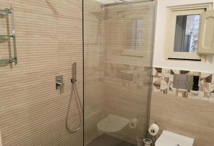 غرفة سوبيريور ثلاثية, B&b Palazzo Del Teatro