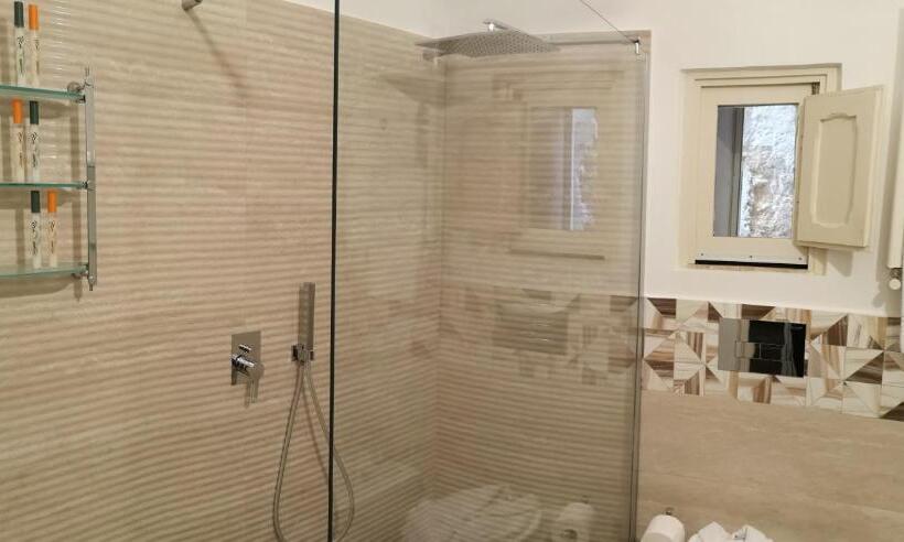 غرفة سوبيريور ثلاثية, B&b Palazzo Del Teatro