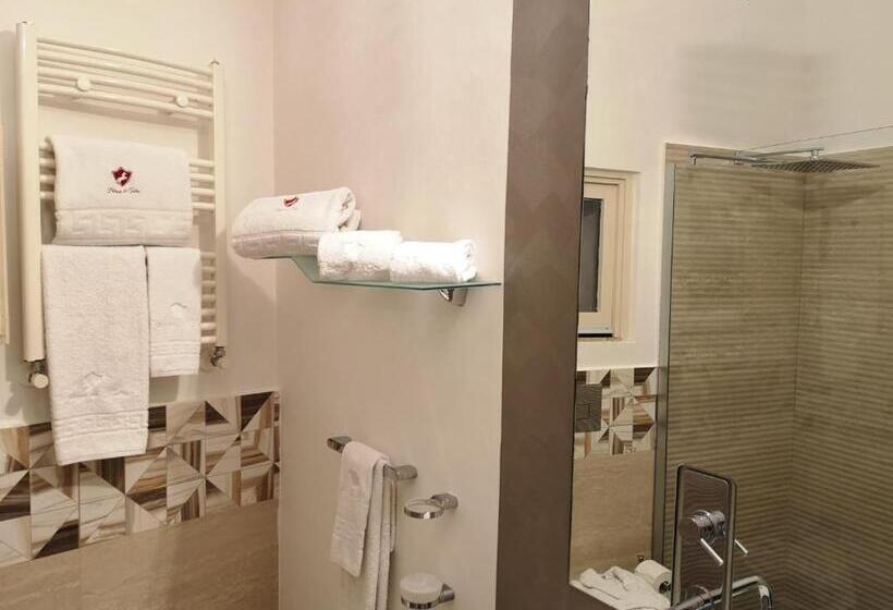 غرفة سوبيريور ثلاثية, B&b Palazzo Del Teatro