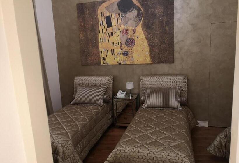 غرفة سوبيريور ثلاثية, B&b Palazzo Del Teatro