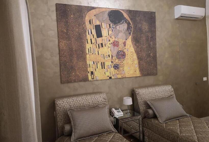 غرفة سوبيريور ثلاثية, B&b Palazzo Del Teatro