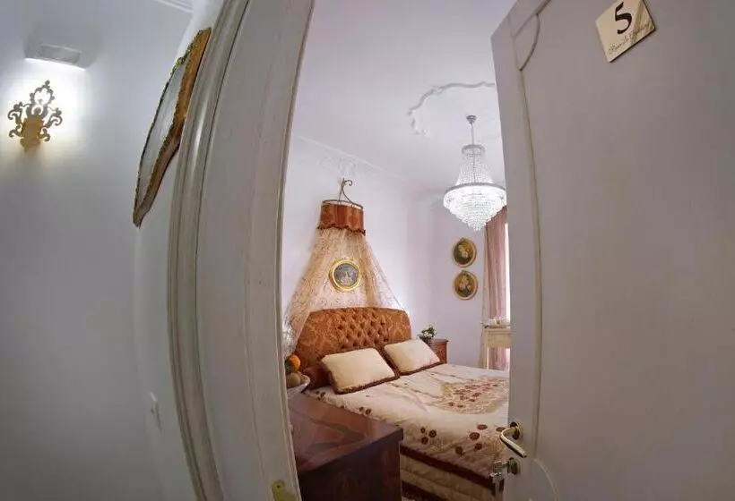 اتاق لوکس, B&b Palazzo Del Teatro
