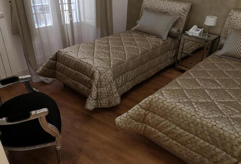 غرفة سوبيريور ثلاثية, B&b Palazzo Del Teatro