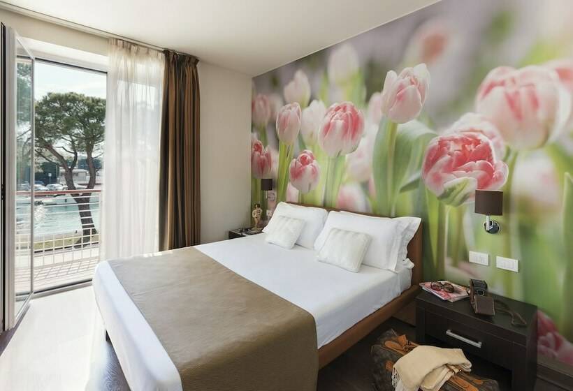 컴포트 트리플 룸, Acquadolce