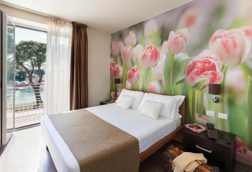 Comfort room with lake view, Acquadolce