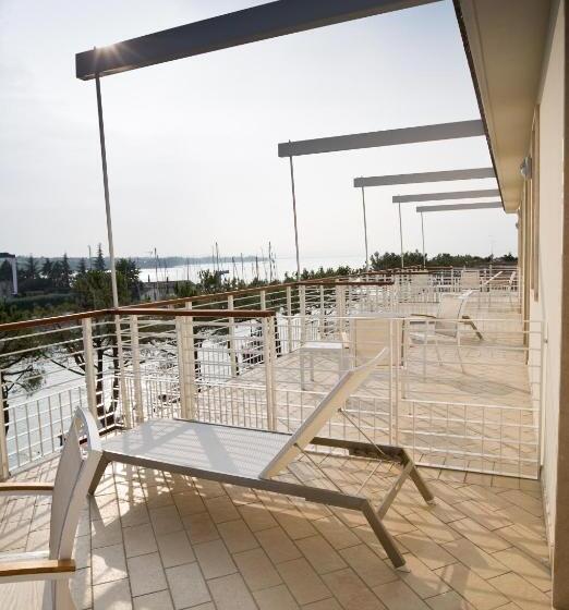 Superior room with lake view, Acquadolce