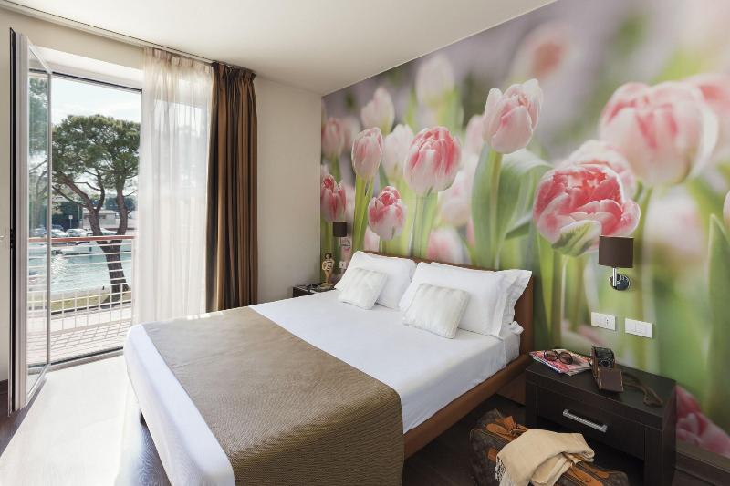 컴포트 트리플 룸, Acquadolce